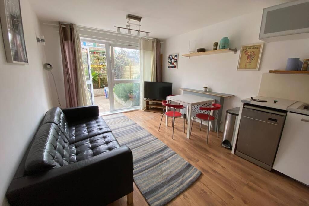 Two Bedroom Garden Flat In Zone 2 Londres Exterior foto