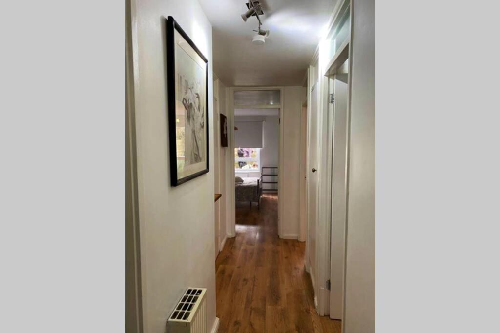Two Bedroom Garden Flat In Zone 2 Londres Exterior foto