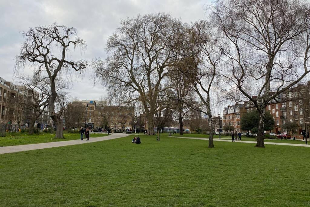 Two Bedroom Garden Flat In Zone 2 Londres Exterior foto